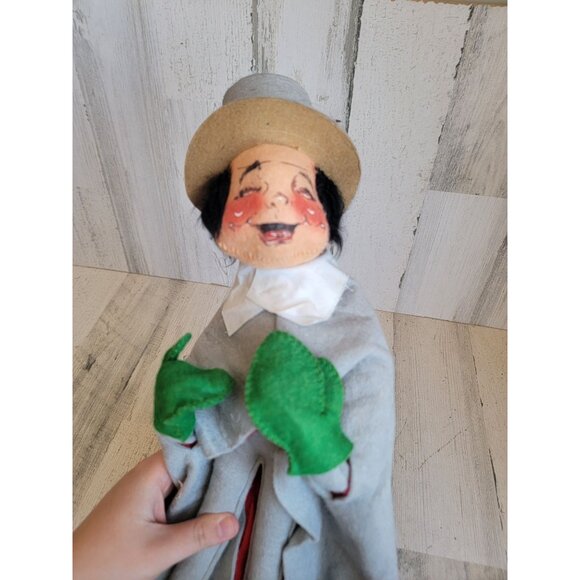 Large Annalee caroler Pilgrim man smile Xmas home decor - Picture 2 of 10